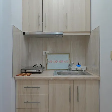 Temple Apartments 1 *