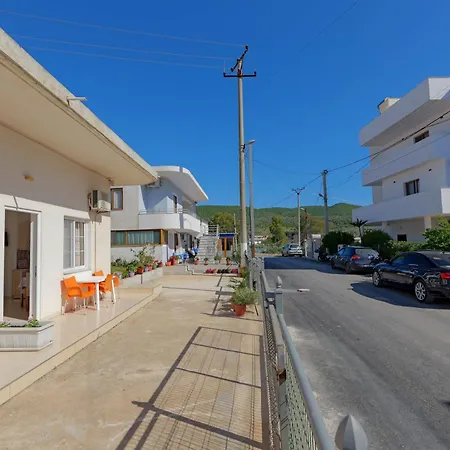 Temple Apartments 1 * Ksamil
