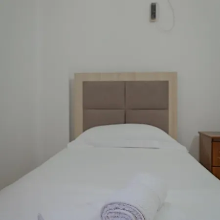 Temple Apartments 1 *