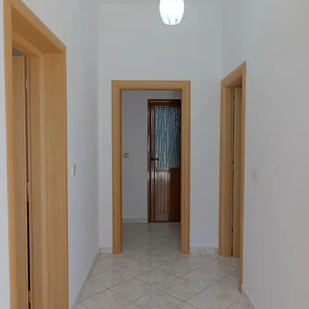 Temple Apartments 1 *