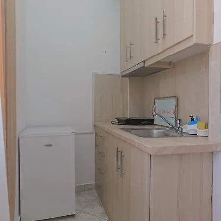 Temple Apartments 1 *