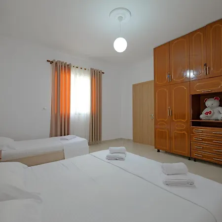 Temple 1 Apartment *